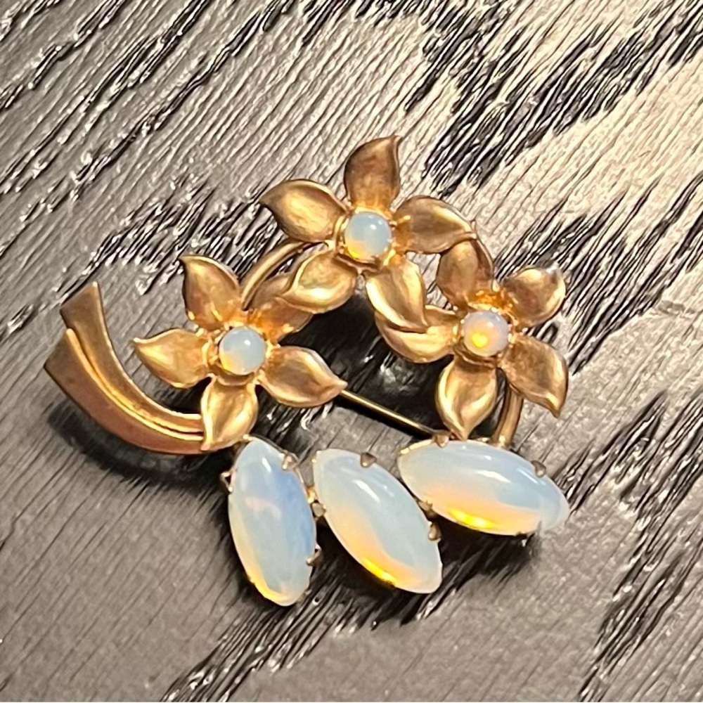 Vintage Opaline Flower Brooch